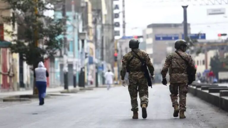 MILITARES EN LAS CALLES